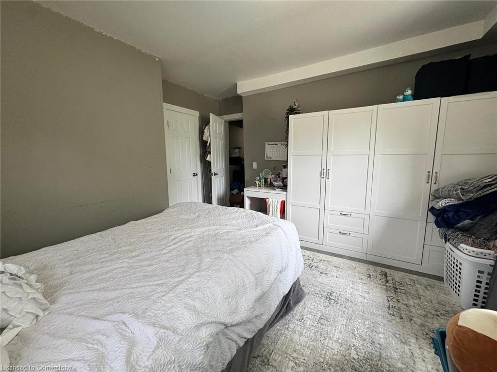 Property Photo:  328 Centre Street S  ON L1H 4B5 