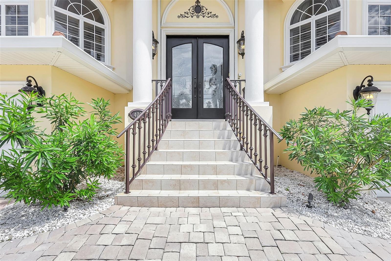Property Photo: 400 115th Avenue FL 33706
