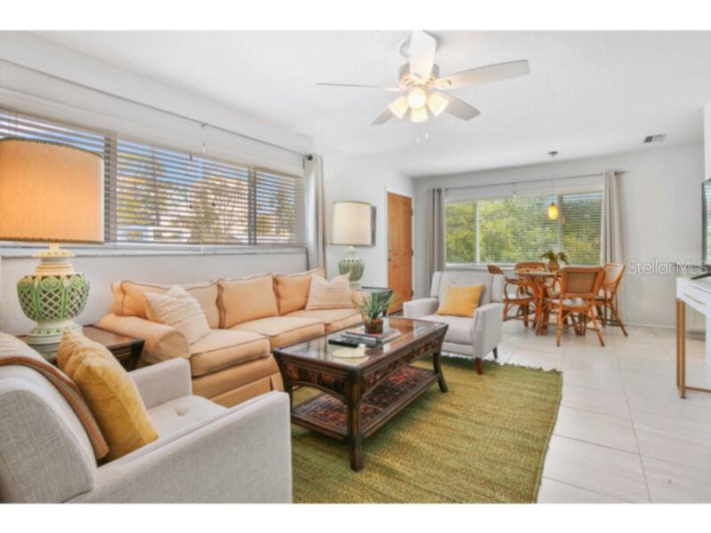 Property Photo: 422 Julia Place C FL 34236