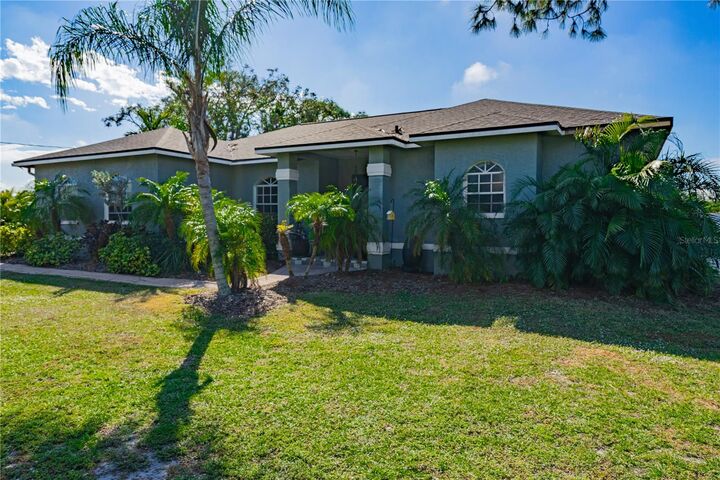 Property Photo: 2408 51st Boulevard E FL 34208