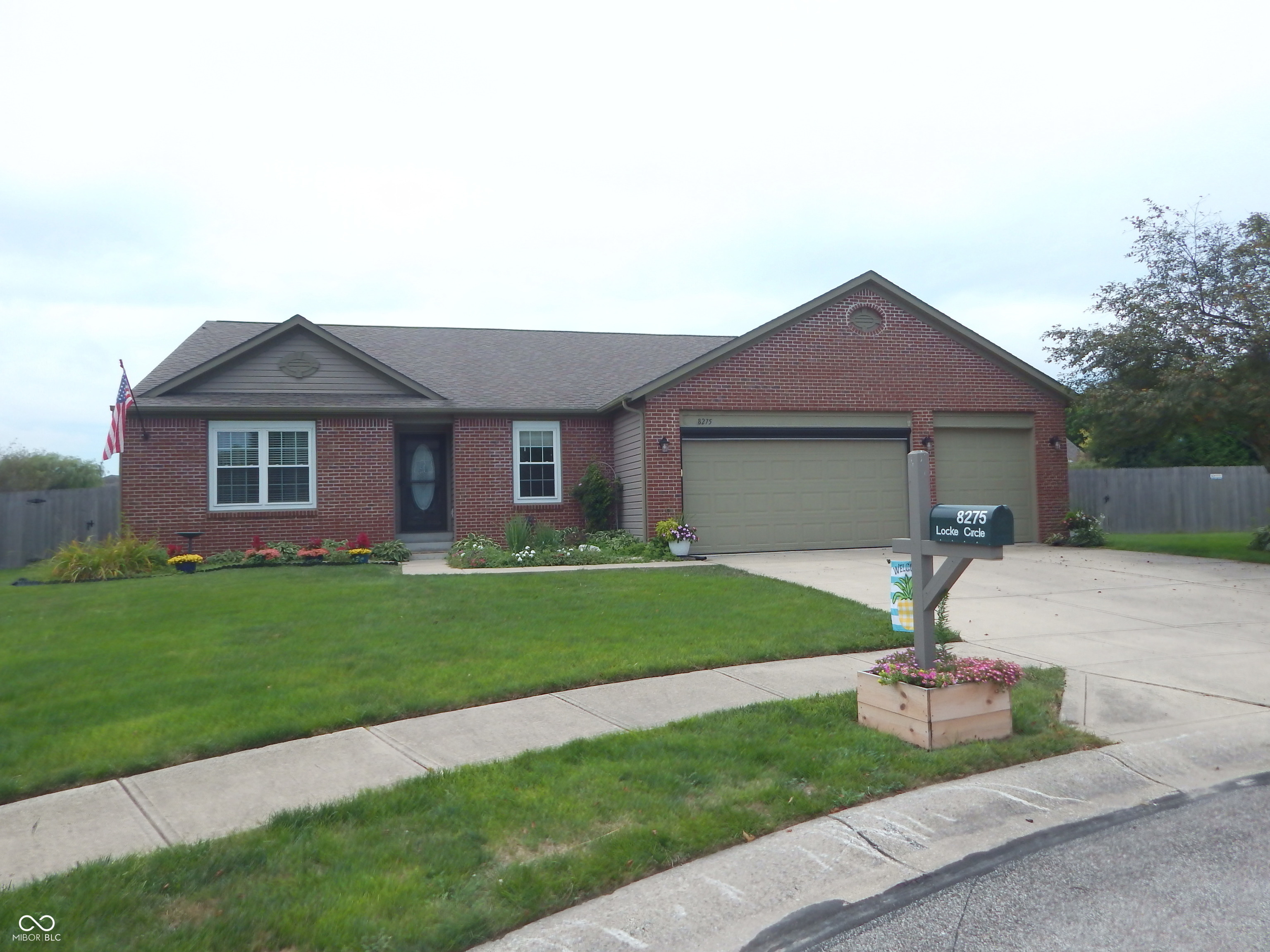 8275 Locke Circle  Avon IN 46123 photo