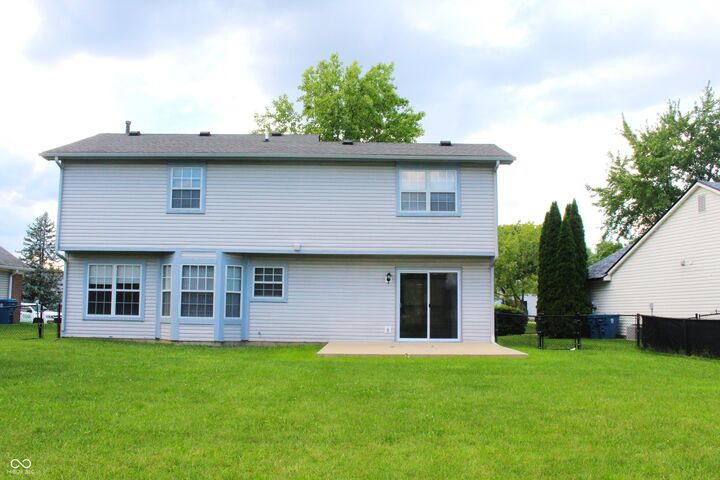 Property Photo:  1527 Warren Lake Court  IN 46229 
