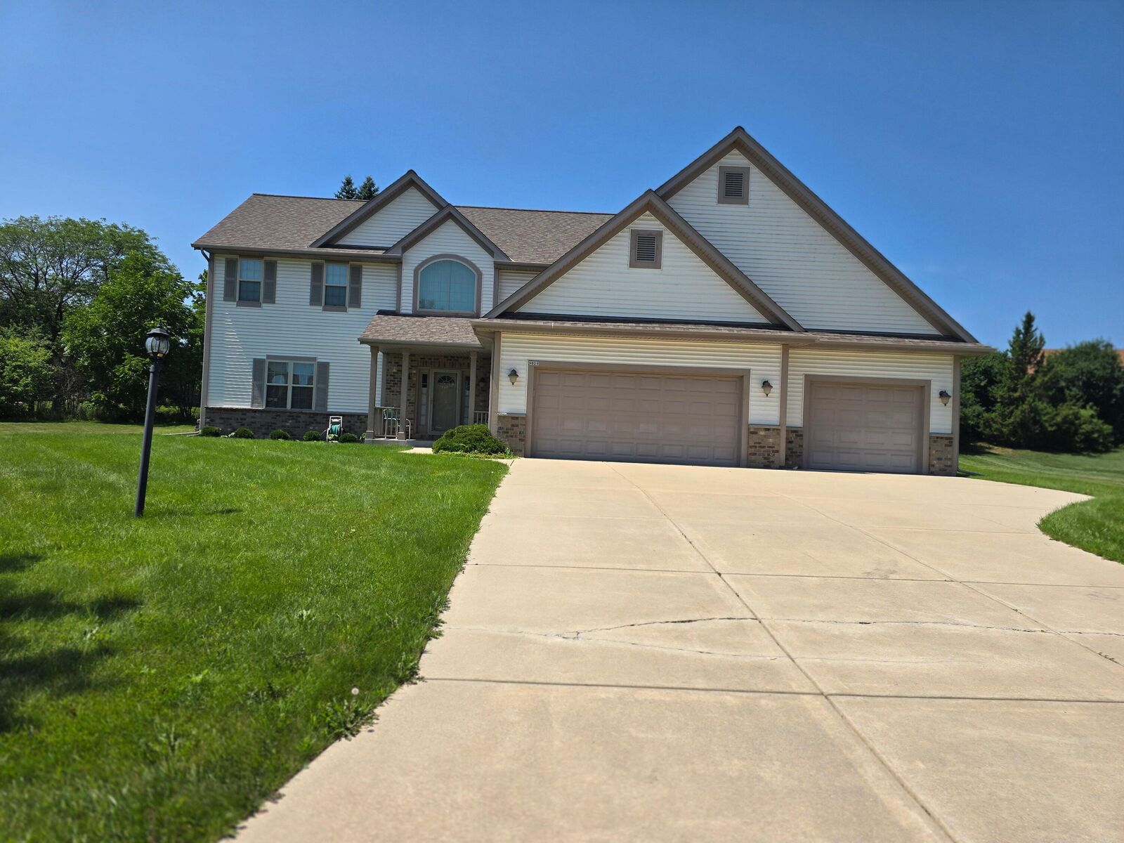 Property Photo: 9029 Brandybrook Trl WI 53223
