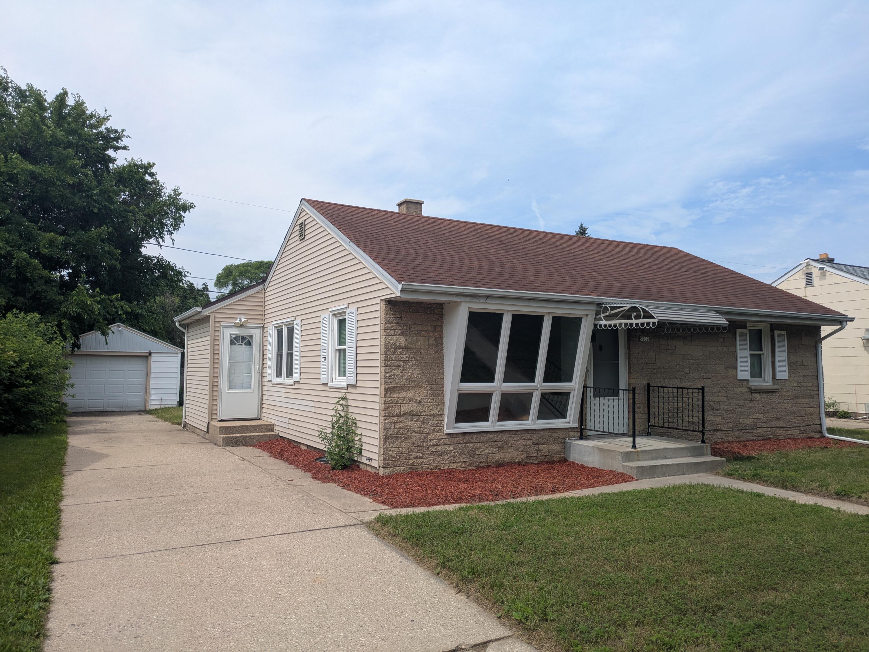 Property Photo: 5509 N 20th St WI 53209