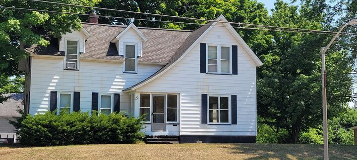 512 S State Street  Hart MI 49420 photo