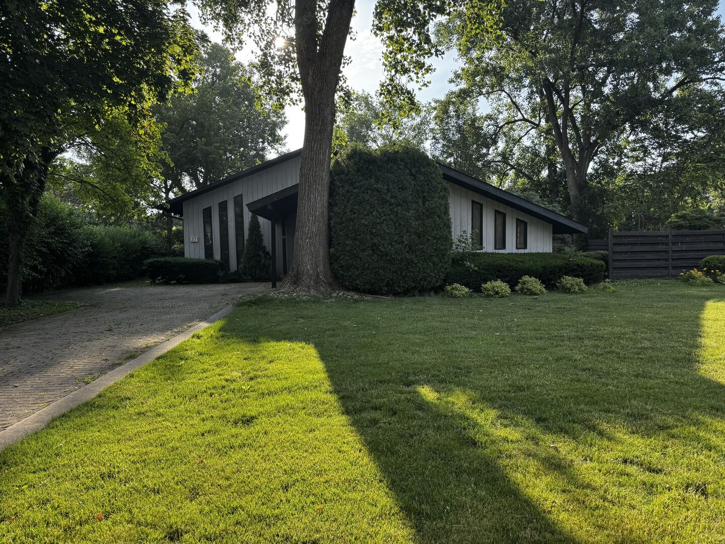 Property Photo: 37 Sheffield Lane IL 60523