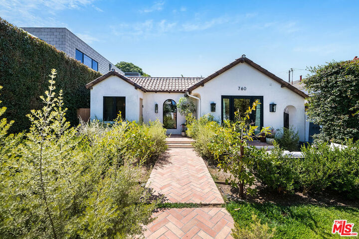 760 Indiana Avenue  Venice CA 90291 photo
