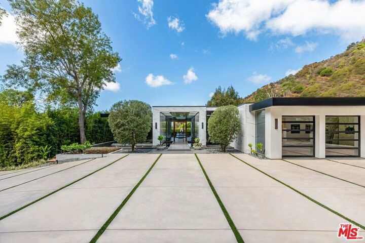 Property Photo:  2002 Loma Vista Drive  CA 90210 