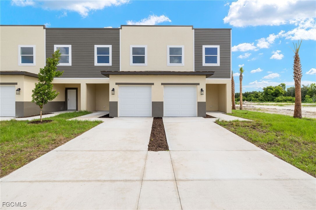 Property Photo: 14985 Sunset Eve Loop FL 33919