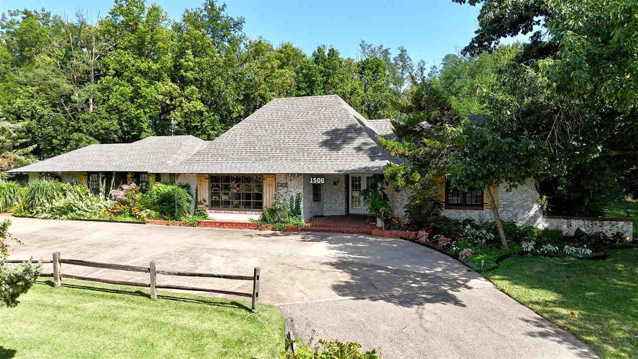 Property Photo:  1506 Pioneer Road  OK 74604 