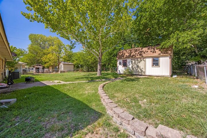 Property Photo:  806 Dalton Drive  TX 75407 