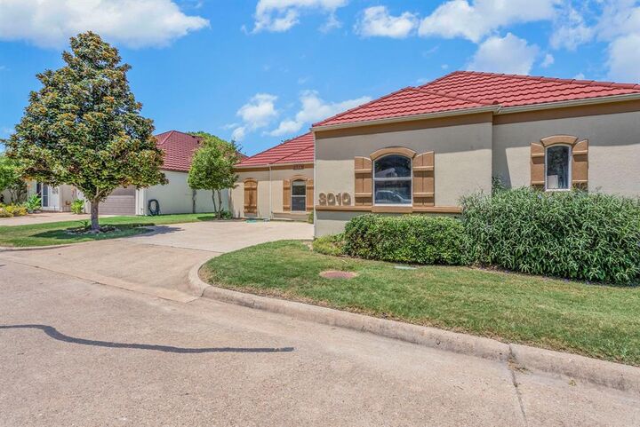 Property Photo: 3010 Harbor Drive TX 75087