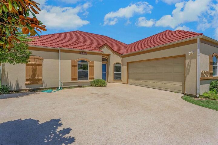 Property Photo: 3010 Harbor Drive TX 75087