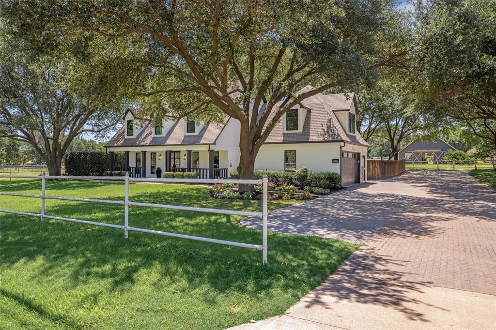 Property Photo:  511 Shelton Drive  TX 76034 