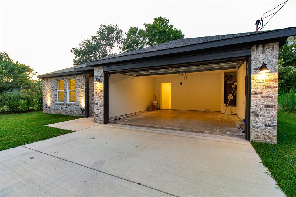 Property Photo: 1116 Kingsway TX 75143