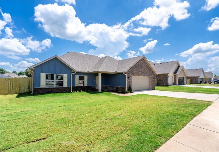 Property Photo: 110 N Banner Avenue AR 72730