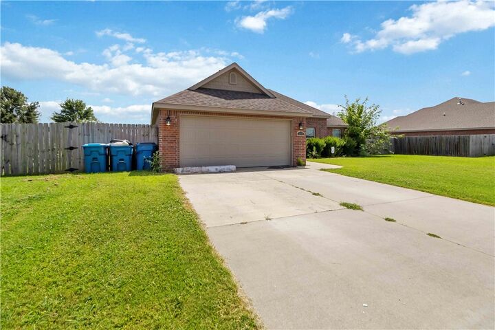 Property Photo: 2071 Fields Cove AR 72751