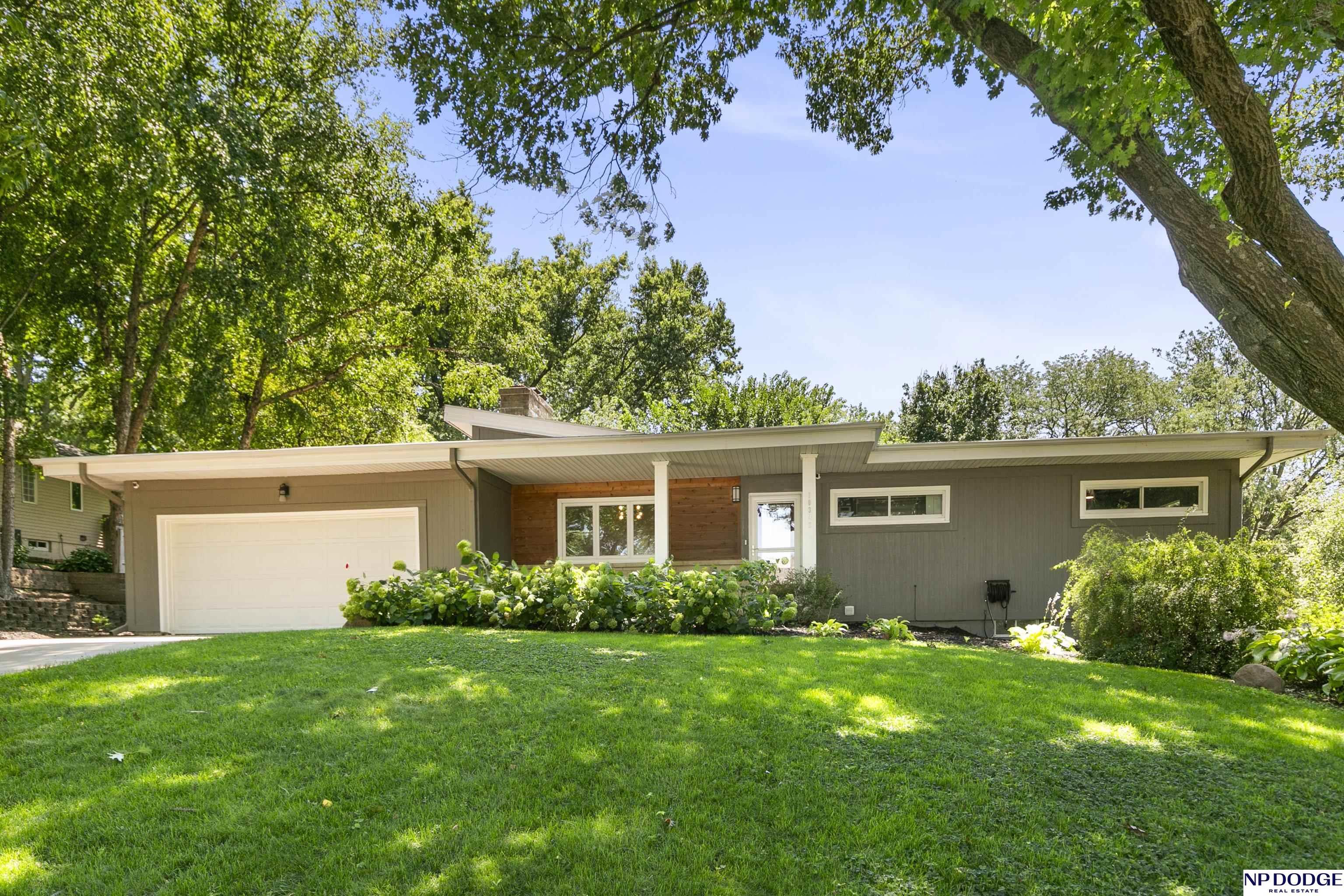 10337 Pinehurst Avenue  Omaha NE 68124 photo