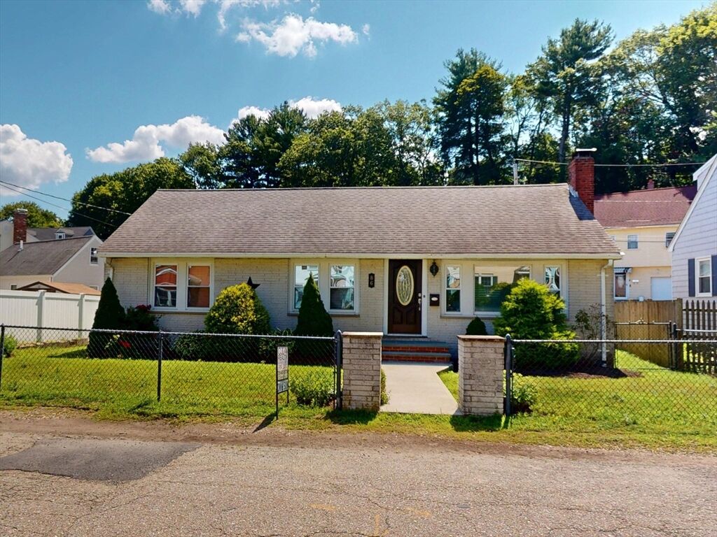 Property Photo:  86 Bowdoin Ave  MA 02451 