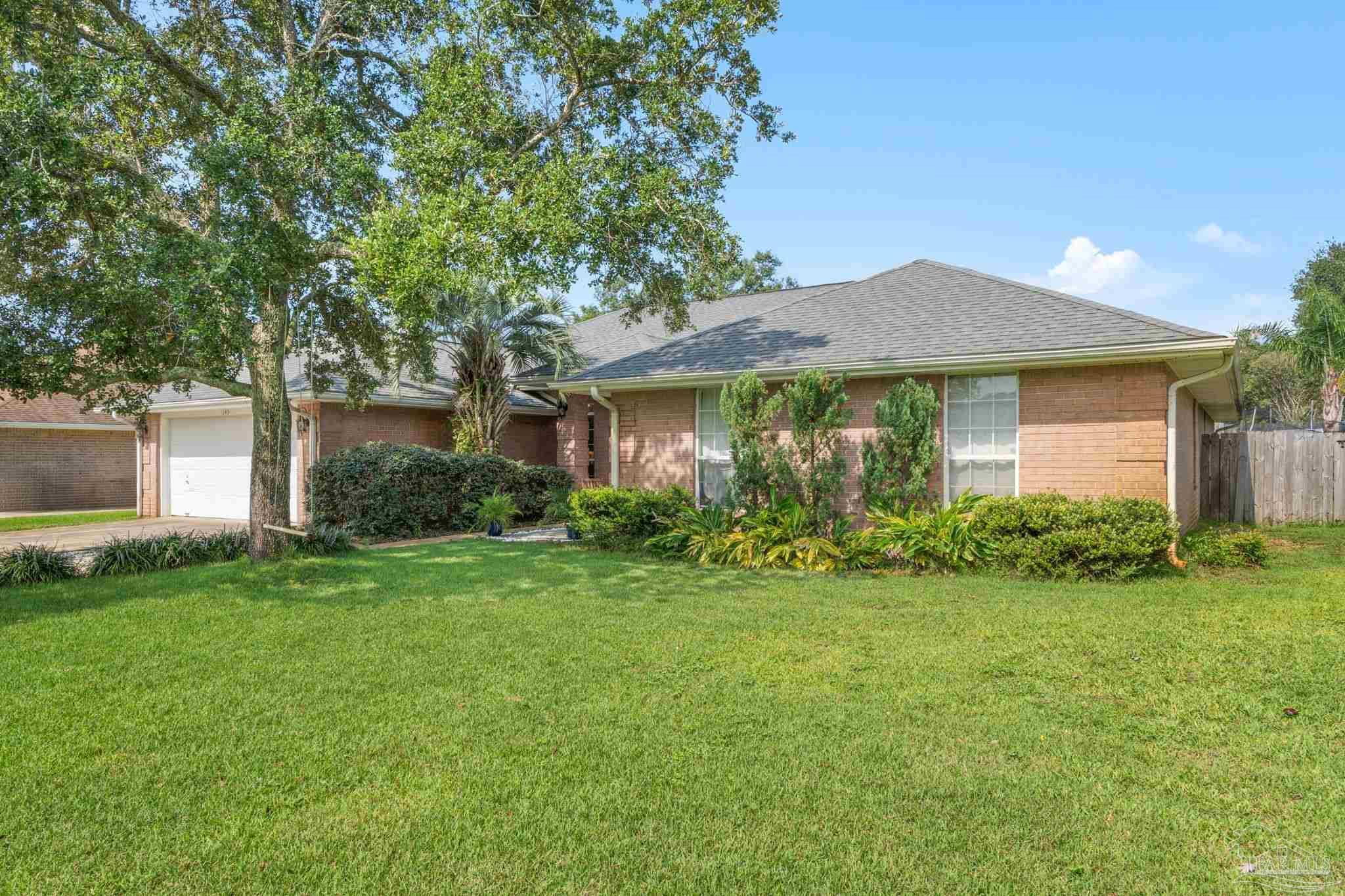 Property Photo: 1145 Finch Dr FL 32563