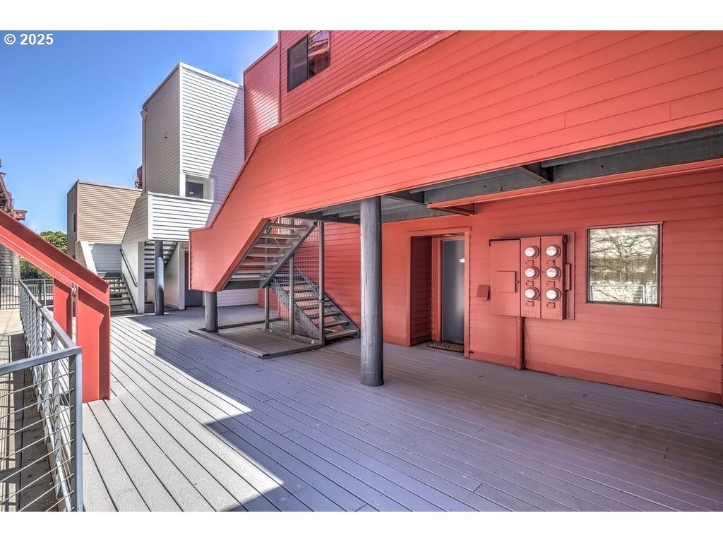 Property Photo: 1040 NW Naito Pkwy 0-9 OR 97209