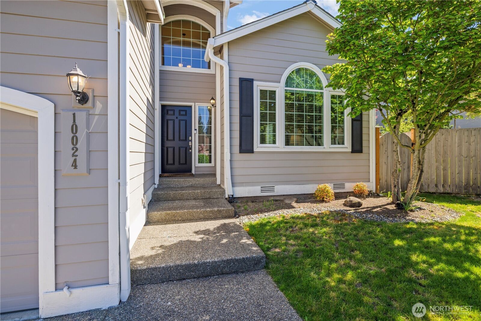 Property Photo:  10024 SE 244th Court  WA 98030 