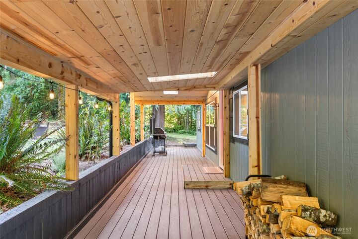 Property Photo:  28408 SE 43rd Street  WA 98024 