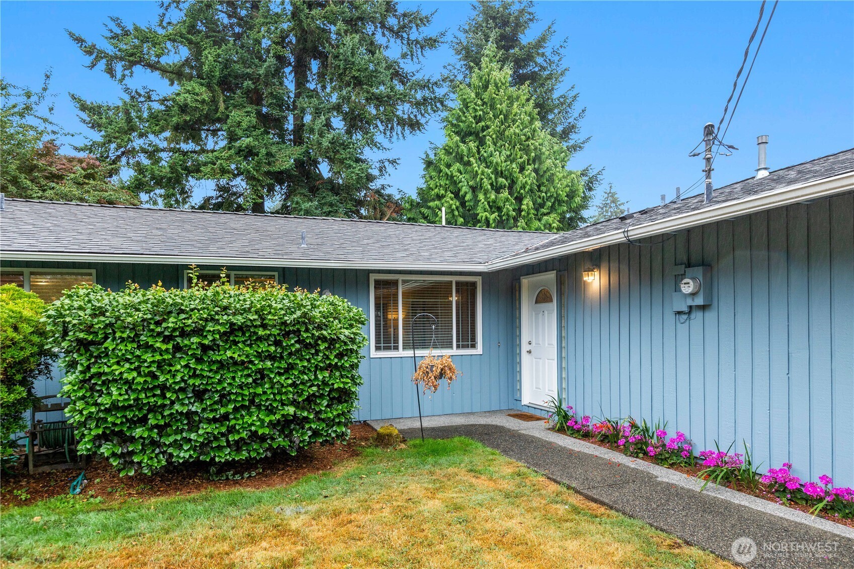 Property Photo:  8711 NE 138th Street  WA 98034 