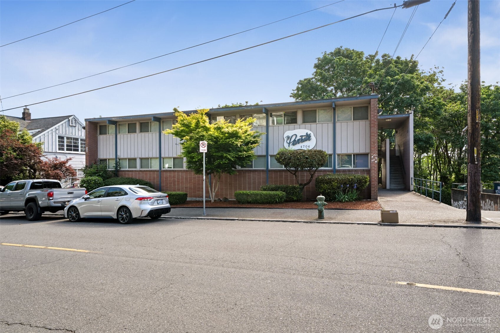 4704  22nd Avenue NE  Seattle WA 98105 photo