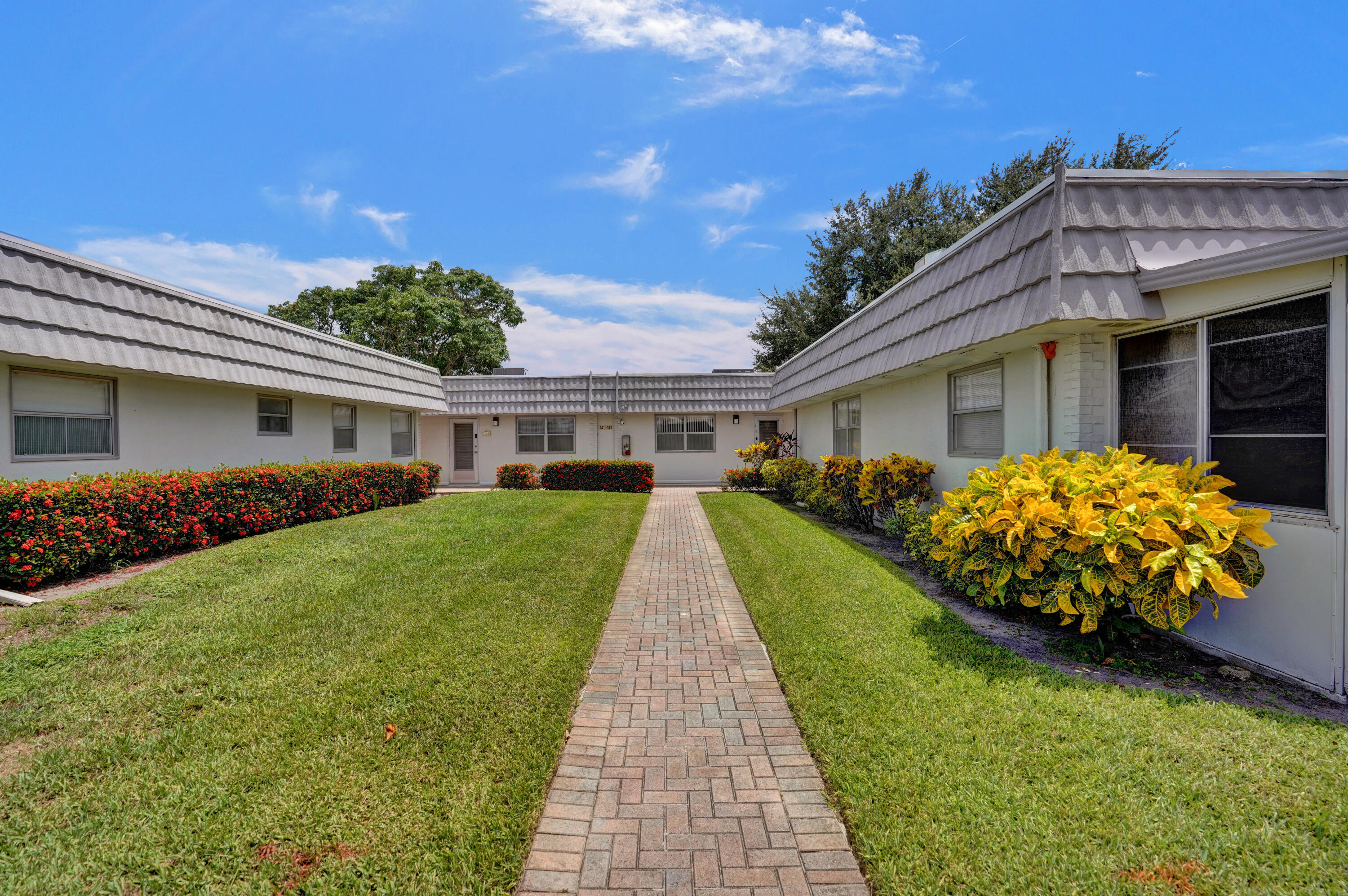Property Photo: 141 Valencia F 141 FL 33446