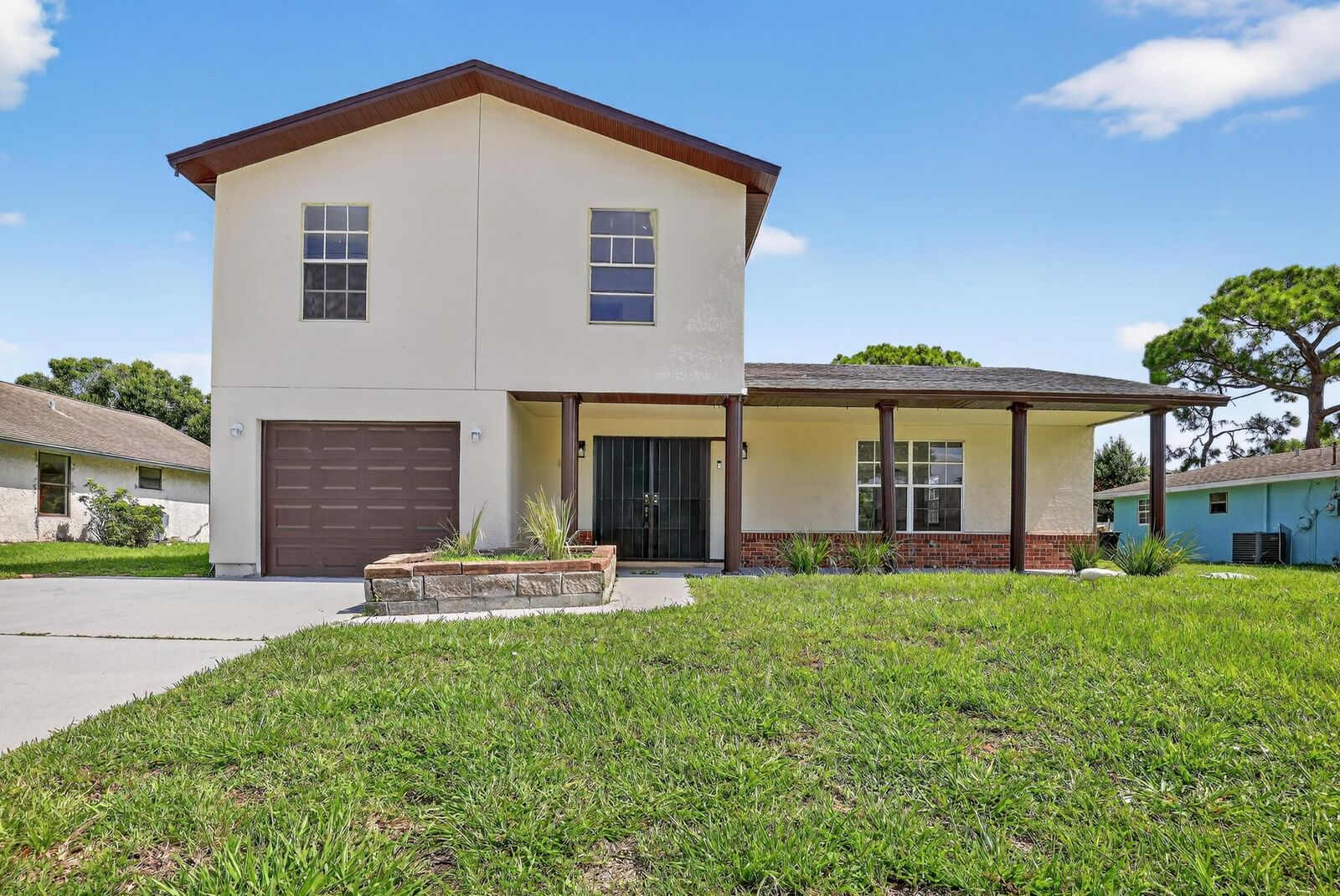 Property Photo:  565 SE Port St Lucie Boulevard  FL 34984 