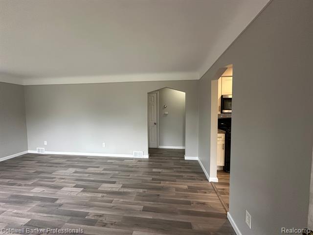 Property Photo:  22521 Panama Avenue  MI 48091 