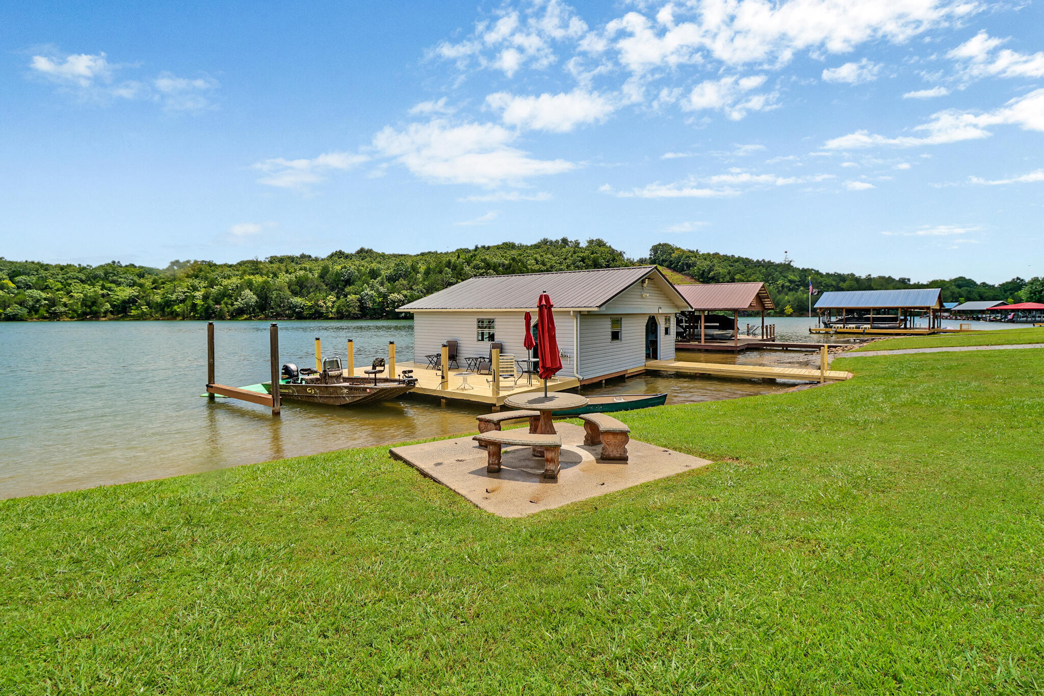 Property Photo: 628 Sable Road TN 37381
