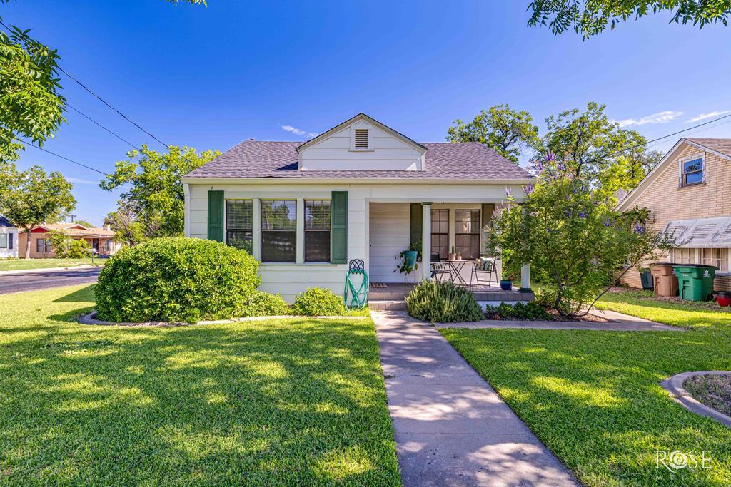 Property Photo:  1620 W Ave J  TX 76901 