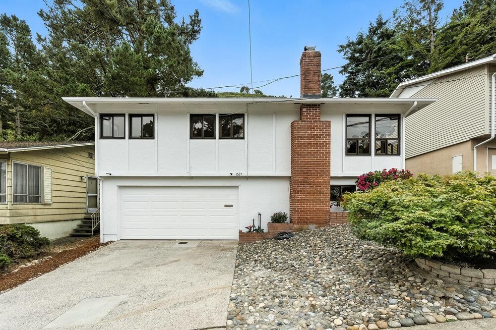 Property Photo: 1527 Terra Nova Boulevard CA 94044