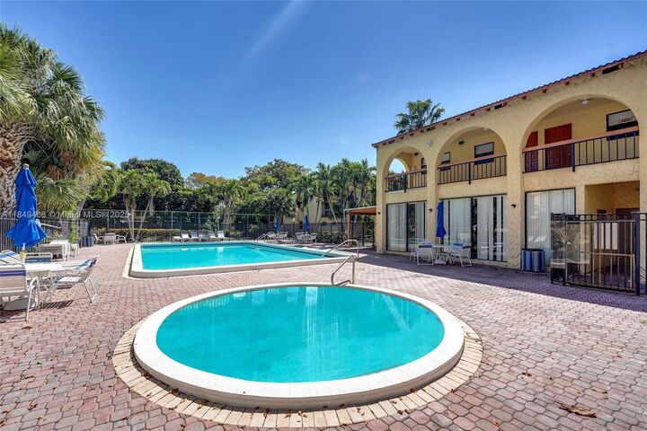 Property Photo: 7777 Grande St FL 33351