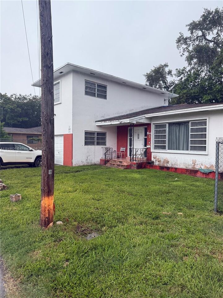 3753 Washington Ave  Miami FL 33133 photo