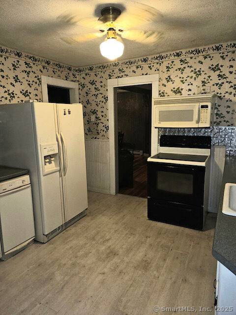 Property Photo: 15 Pickett Street CT 06460