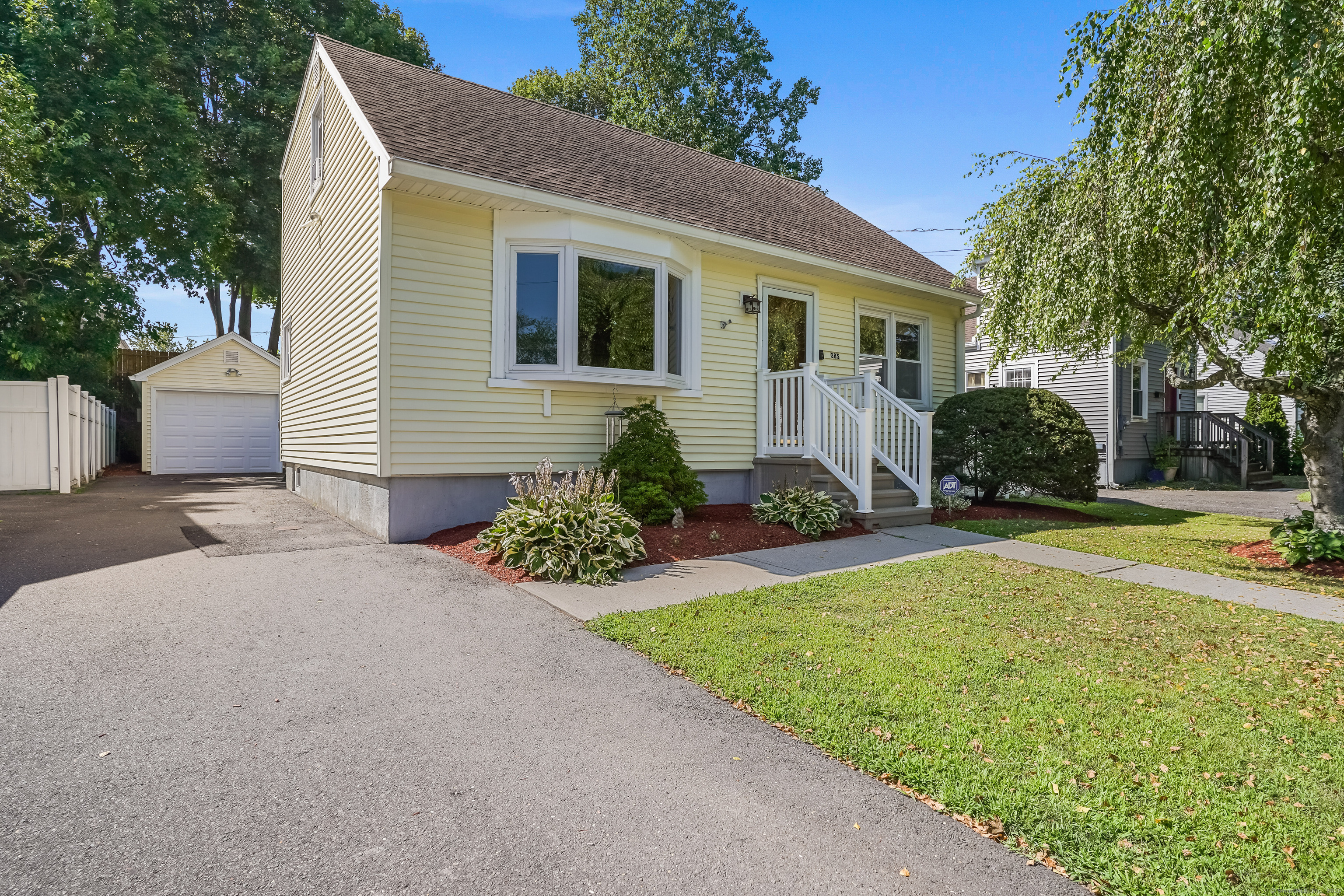 Property Photo:  385 Burnsford Avenue  CT 06606 