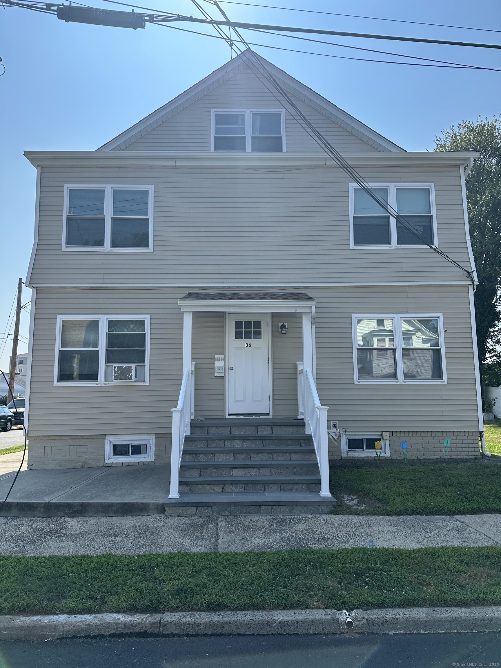 Property Photo:  36 East Avenue 2L  CT 06516 