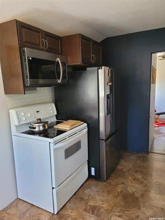 Property Photo: 414 4th Street S SK S0K 4P0