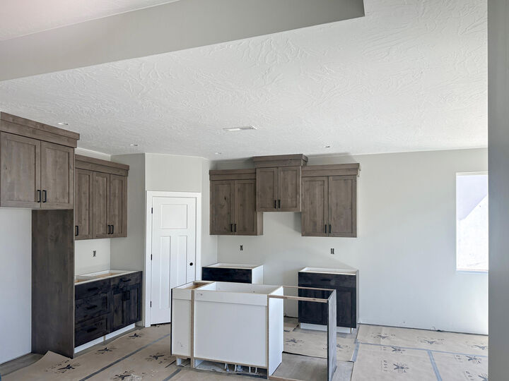 Property Photo: 1126 N Yucca (3325 West) St UT 84721