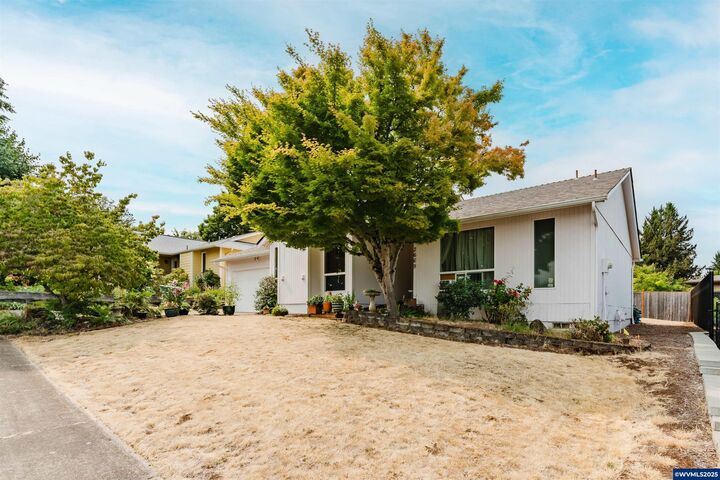 Property Photo: 2669 Ojai NW Dr OR 97304