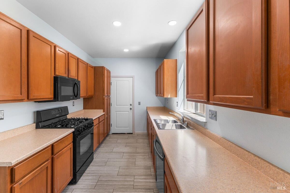 Property Photo: 2556 N Village Drive CA 95403