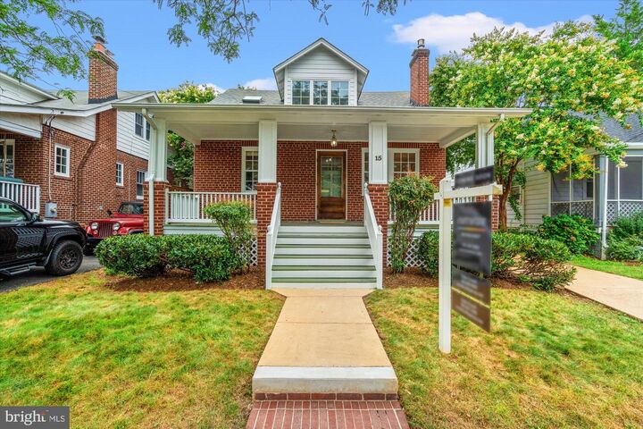 Property Photo:  15 W Masonic View Avenue  VA 22301 