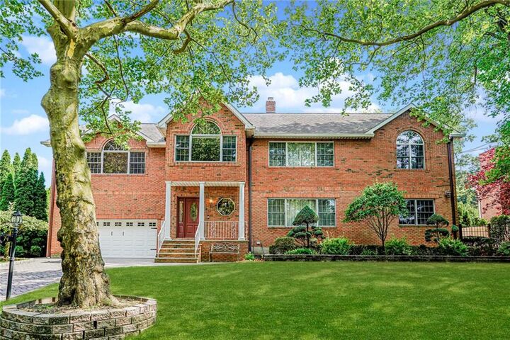 Property Photo:  74 Longfellow Avenue  NY 10301 