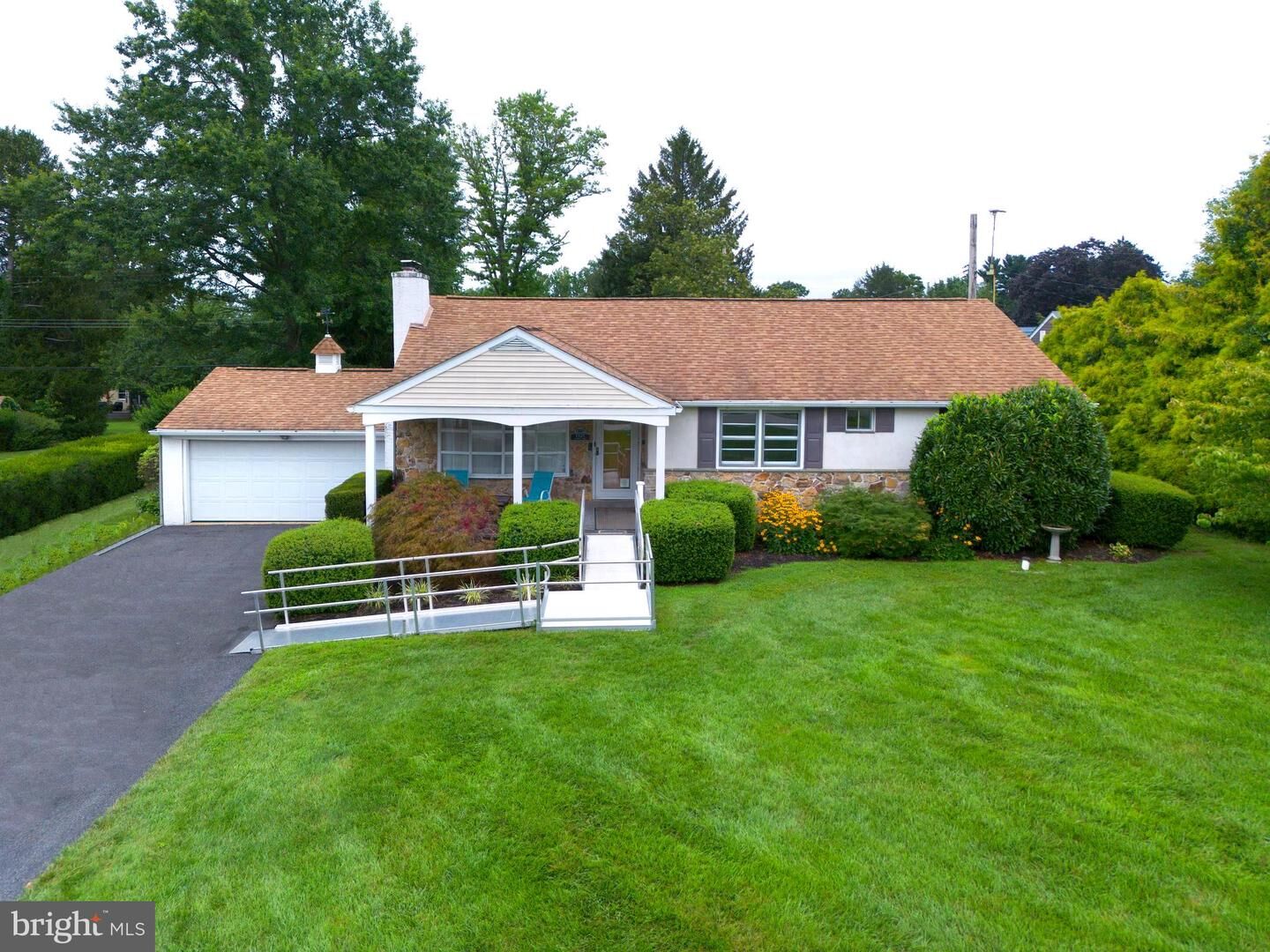 Property Photo: 1521 Overhill Road PA 19382