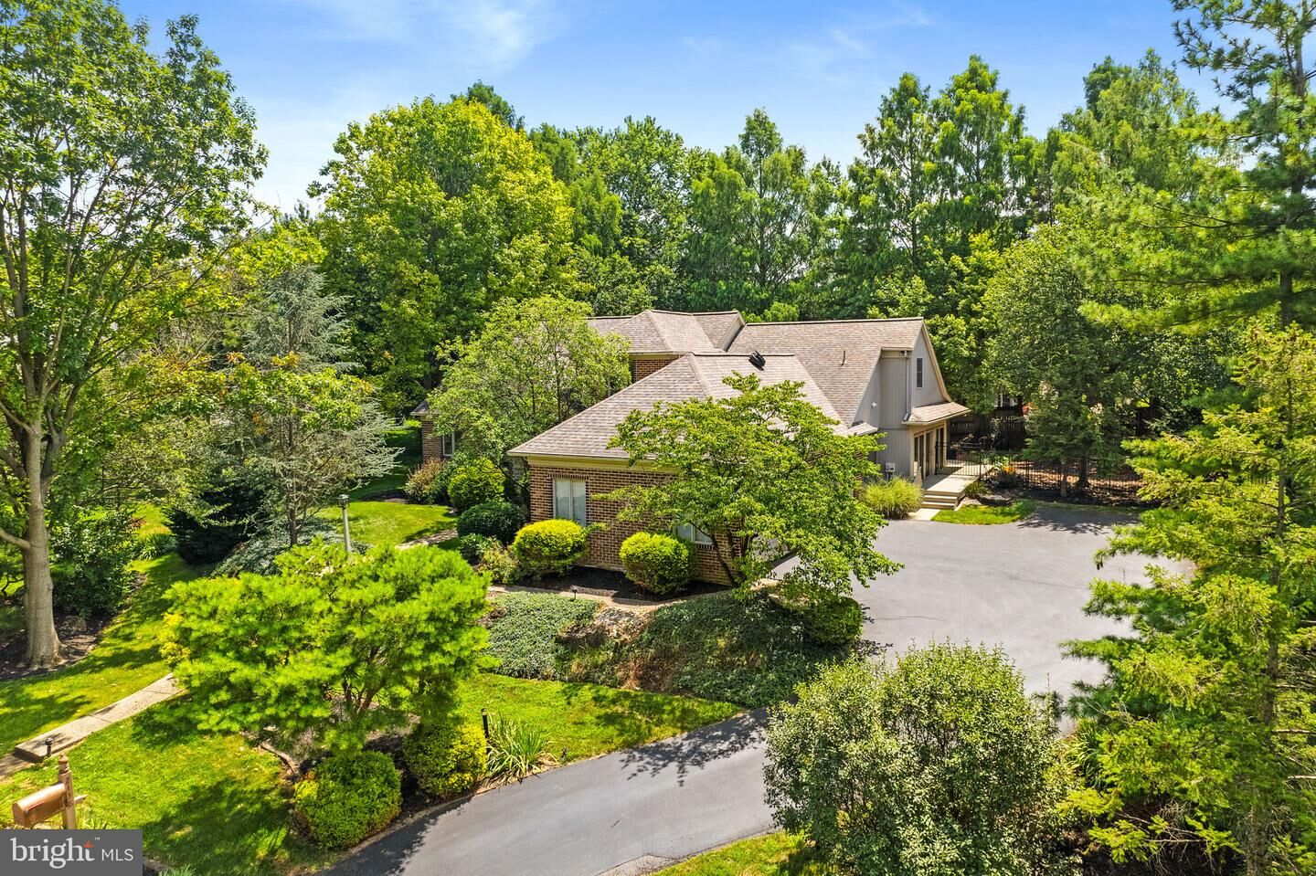 Property Photo: 2138 Waterford Drive PA 17601