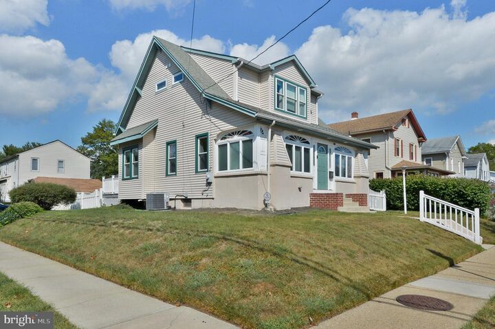 Property Photo:  27 E Collingswood Avenue  NJ 08107 