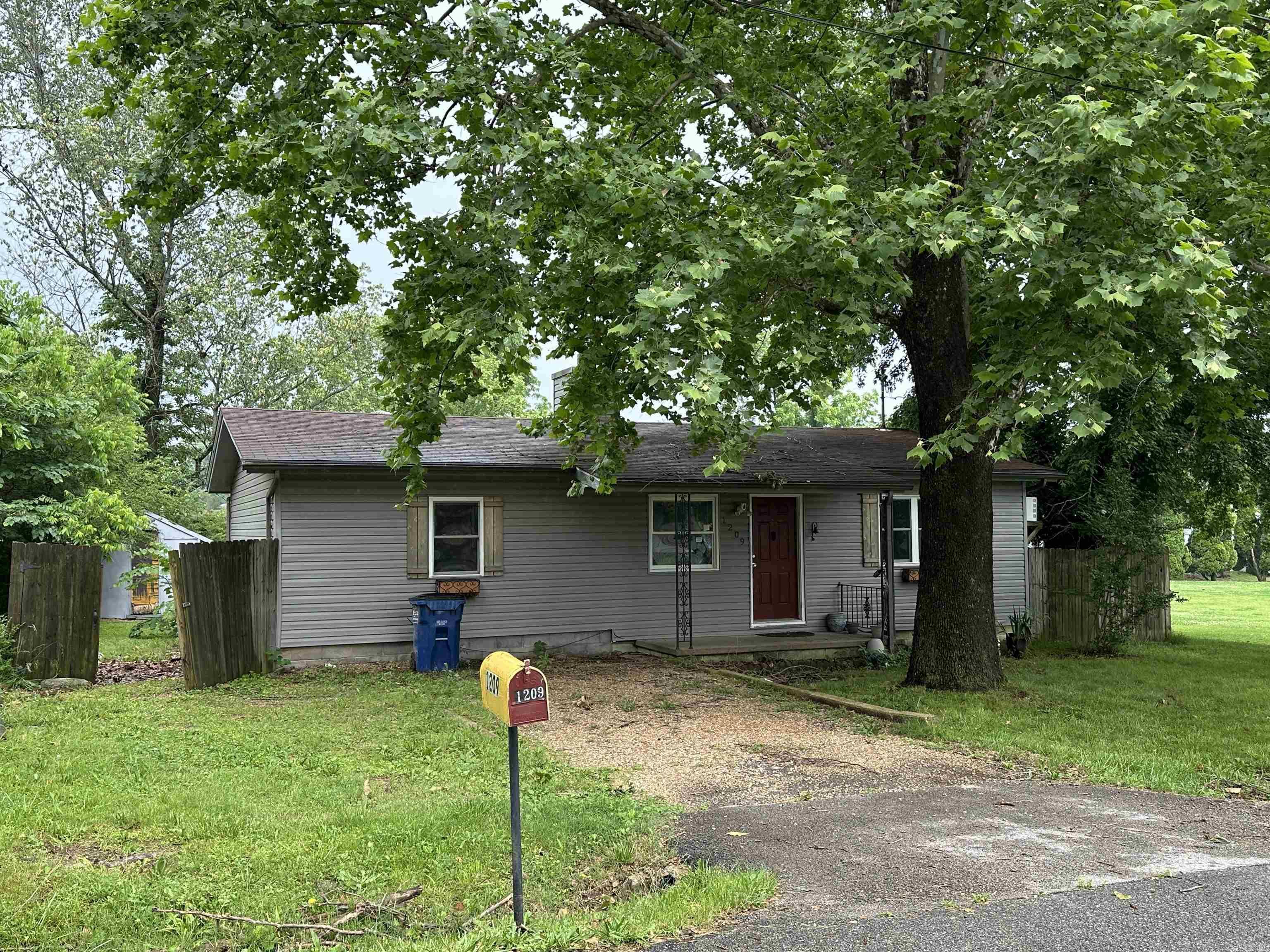 1209 South Street  Mountain Home AR 72653-999 photo